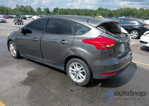 2015 Ford Focus Se z USA, uszkodzony, nr VIN 1FADP3K23FL315482